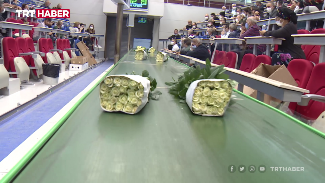 Türkiye'nin tek çiçek borsası üreticiler ile satıcıları buluşturuyor